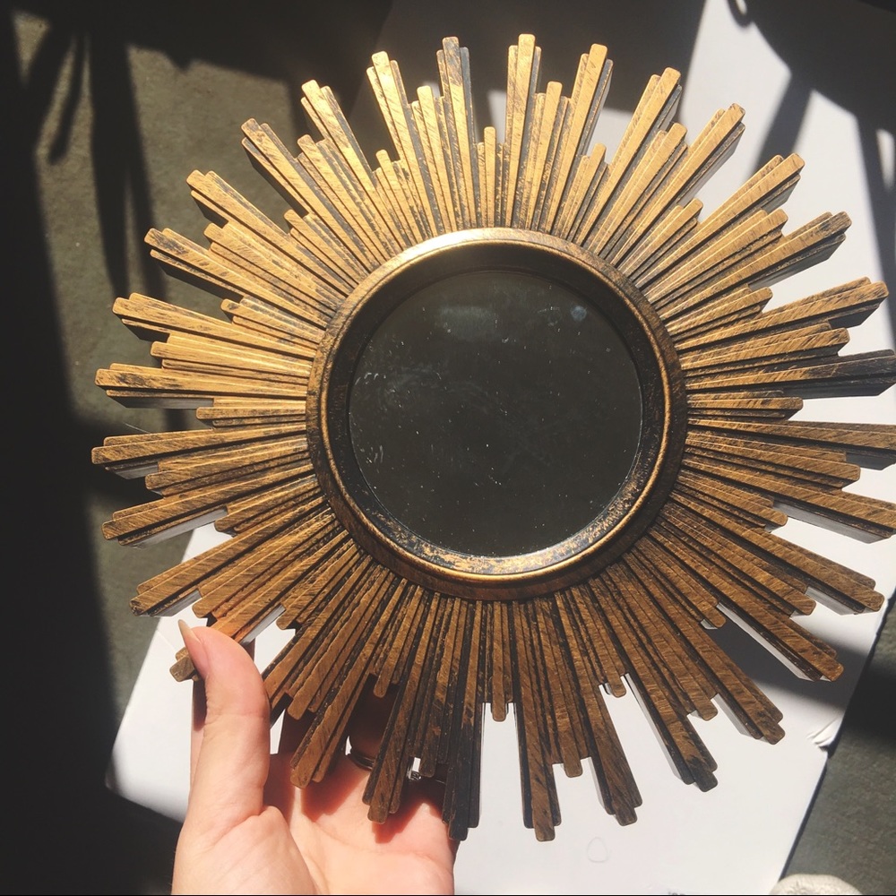 SOLD❤️ Antique Style Faux Brass Mirror - Picture 4 of 8